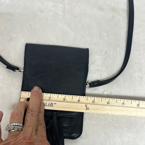 Stylish Black Crossbody Bag with Tassel Detail - Picture 6 of 9
